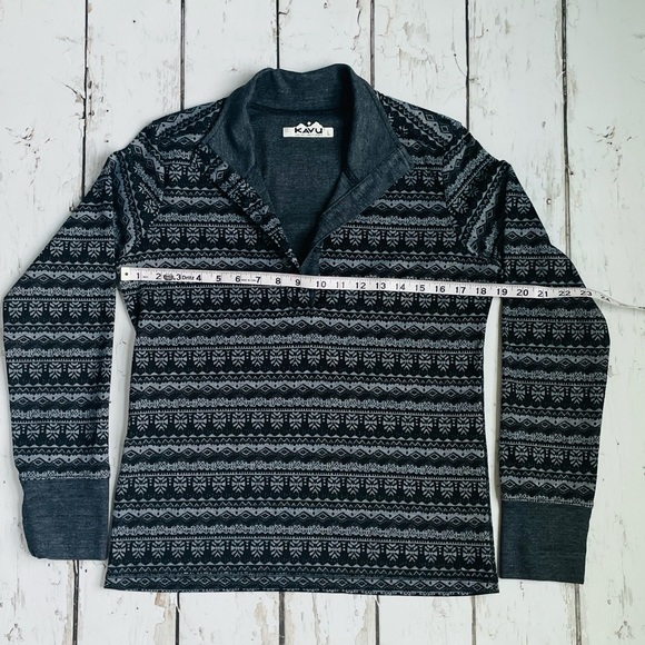 Kavu 1/4 Button Up Layering Over Shirt in Black and Gray - Picture 3 of 9